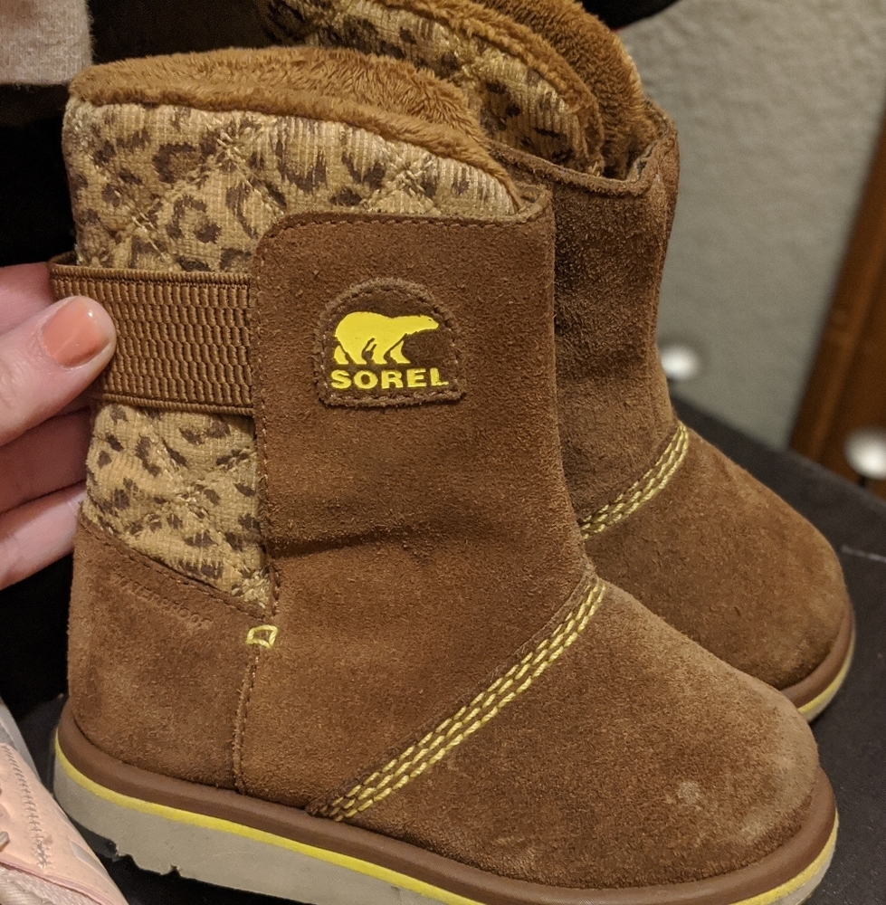 Adorable Sorel boots for toddler
